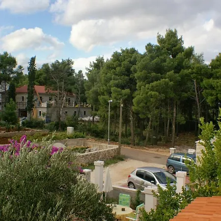 Apartment By The Sea Mirca, Brac - 2853 Supetar