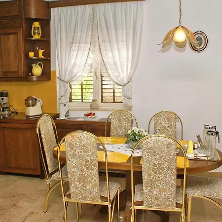 Apartment By The Sea Mirca, Brac - 2853 Supetar