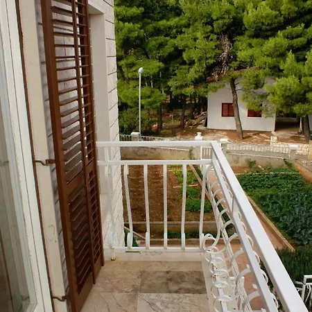 By The Sea Mirca, Brac - 2853 Supetar